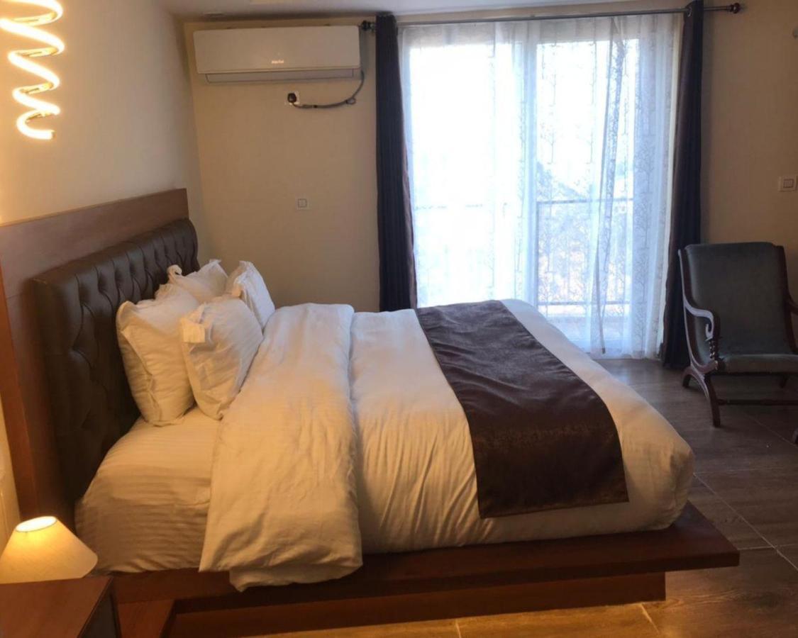 Icebergs Mussoorie - A Boutique Stay And 24 Hrs Roof Top Cafe 外观 照片