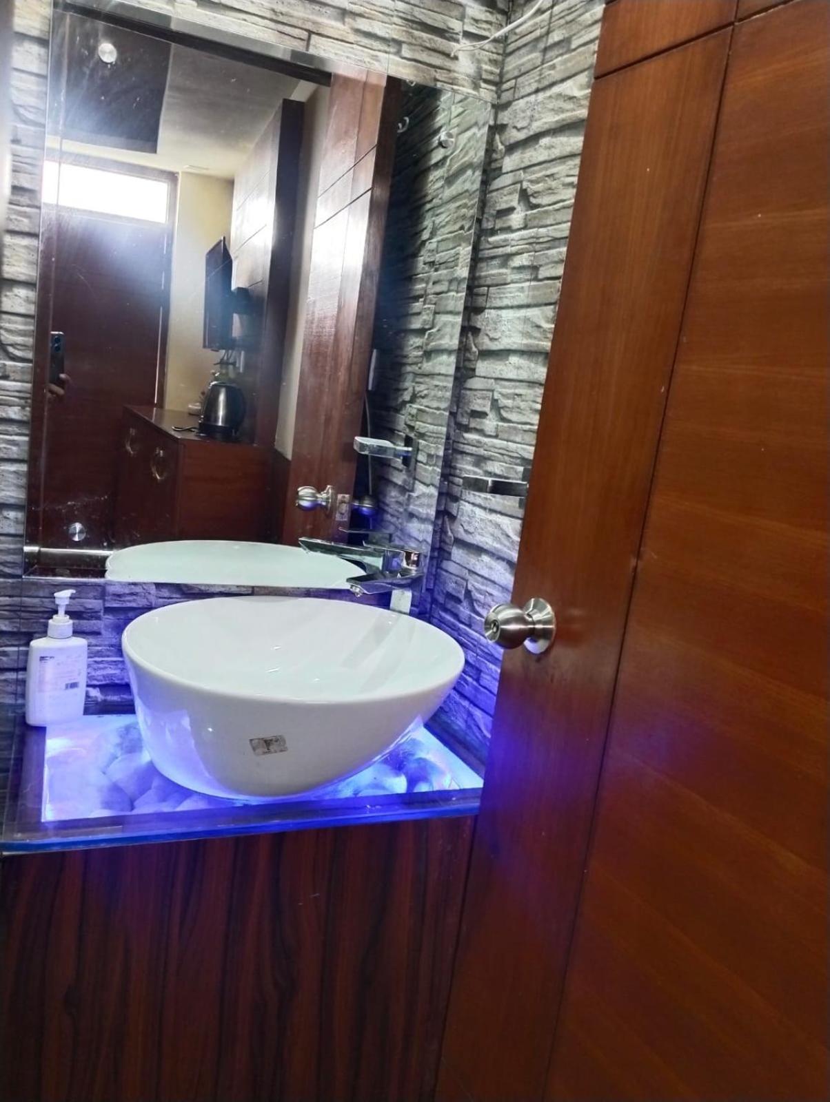 Icebergs Mussoorie - A Boutique Stay And 24 Hrs Roof Top Cafe 外观 照片