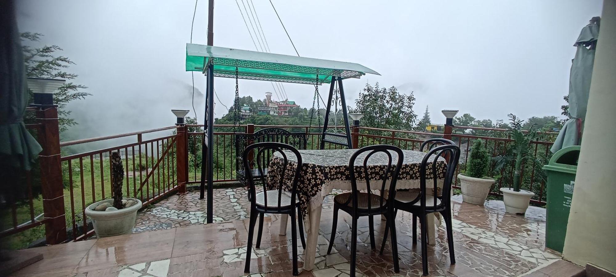 Icebergs Mussoorie - A Boutique Stay And 24 Hrs Roof Top Cafe 外观 照片